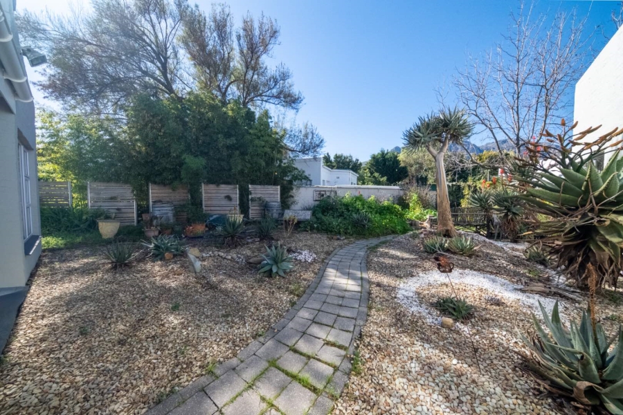 4 Bedroom Property for Sale in Paradyskloof Western Cape